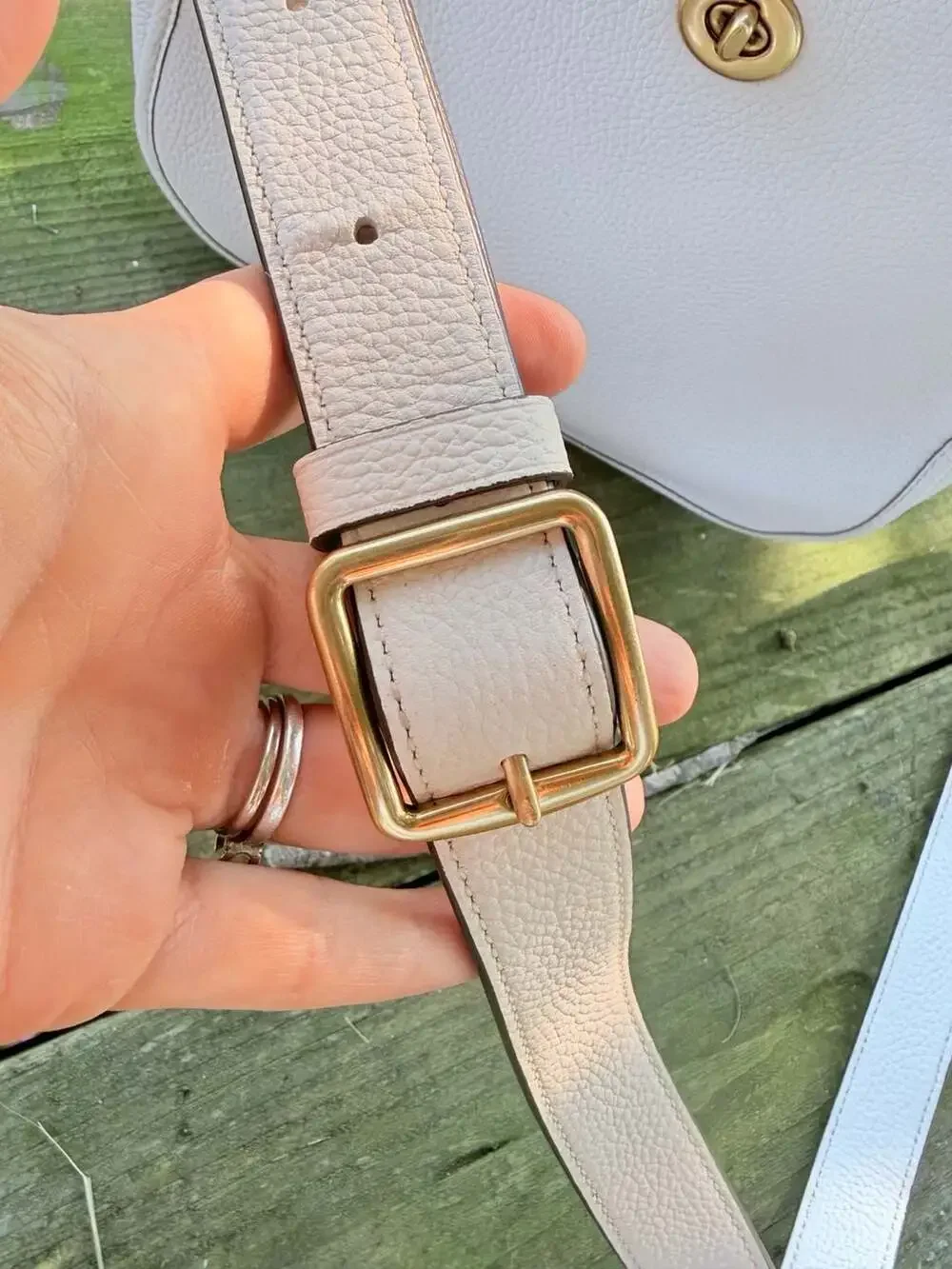 Coach Chaise Crossbody Bag – Cream/Ivory Pebbled Leather 🤍